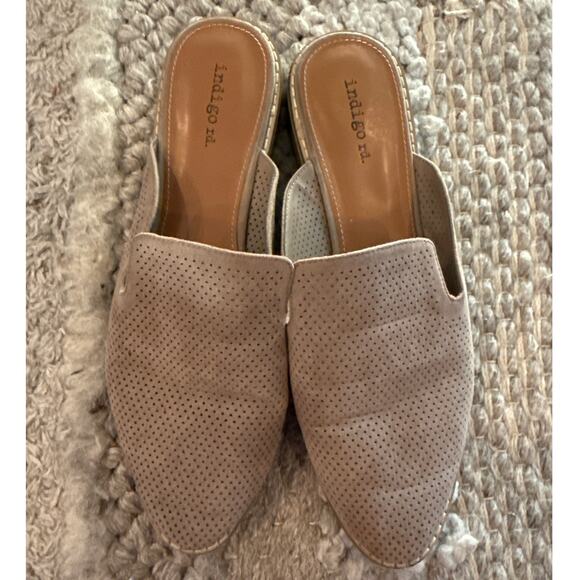 Indigo Rd. Hayze Faux Suede Perforated Slip On Mules 9 1/2 Casual Taupe Flats - Picture 2 of 5